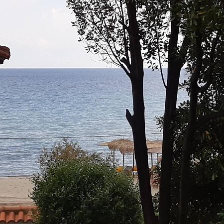 Sofia'S Pearl Beachfront Maisonette Nea Kallikrateia Exterior foto