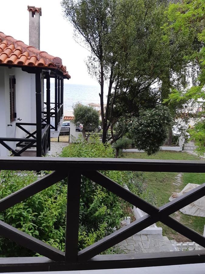 Sofia'S Pearl Beachfront Maisonette Nea Kallikrateia Exterior foto